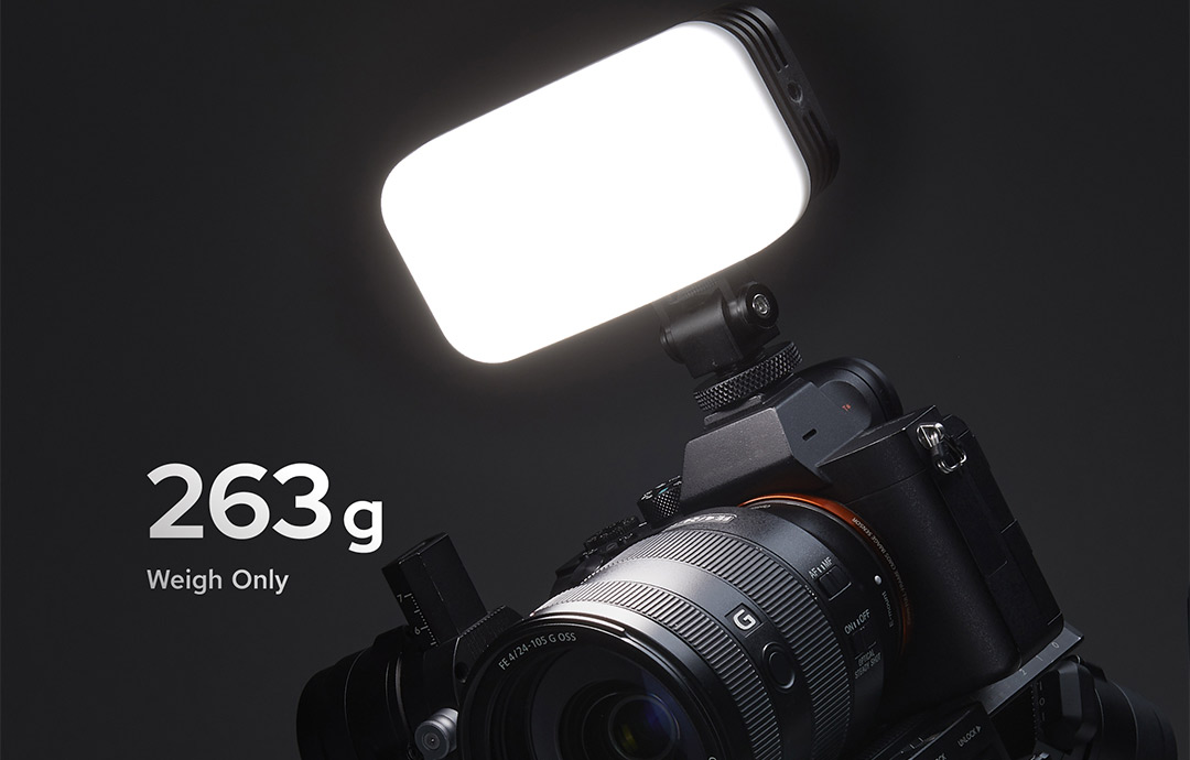 Camera top light that comes in as a remarkable feature, at no burden for it only weighs 263g